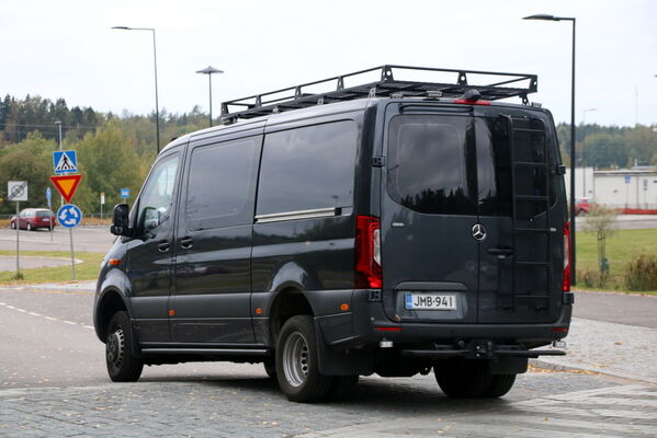 Helsinki xxx Helsingin poliisilaitos Avainsanat: JMB-941 Mercedes-Benz Sprinter Helsinki Poliisi